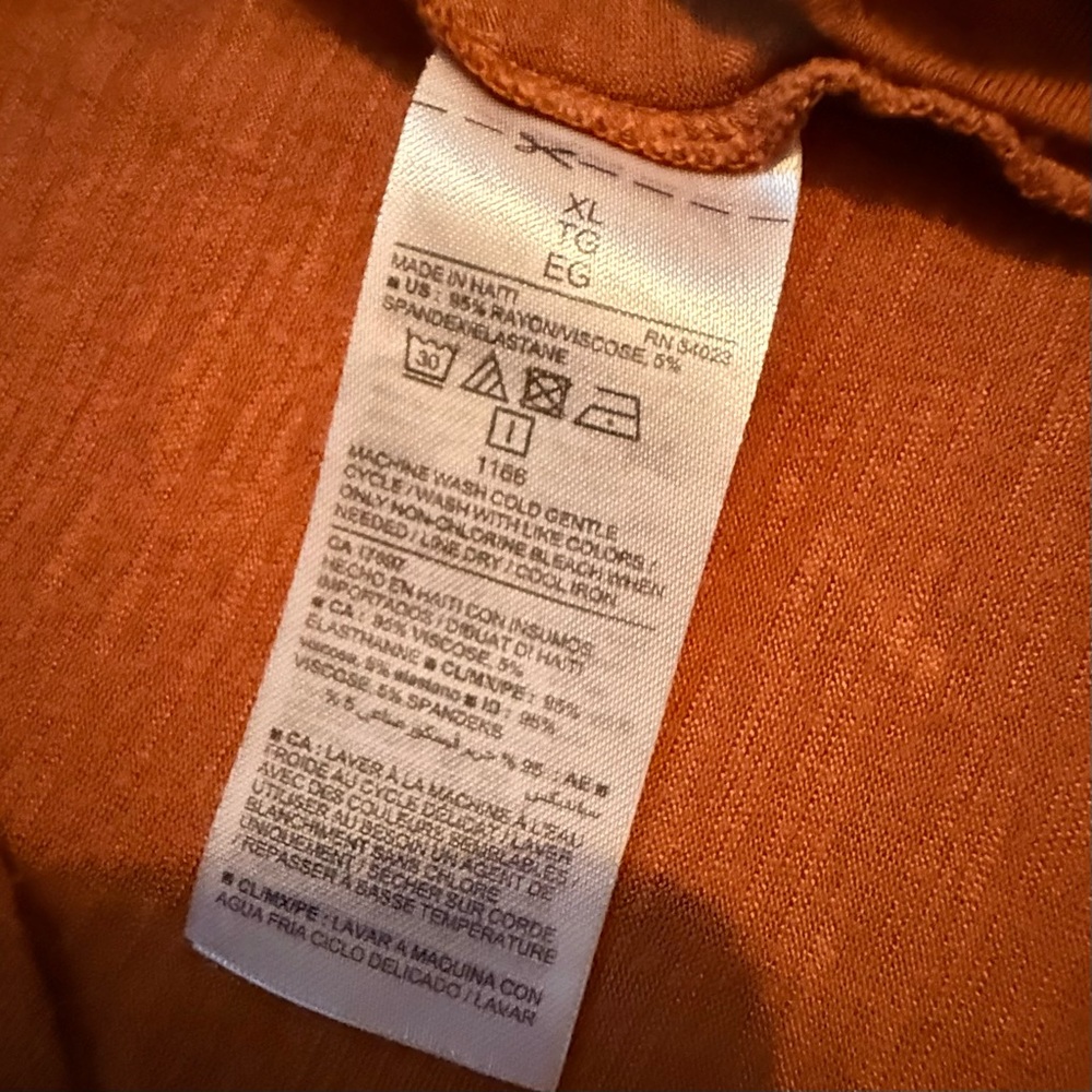 Rust orange short sleeve v-neck t-shirt XL - Picture 8 of 8